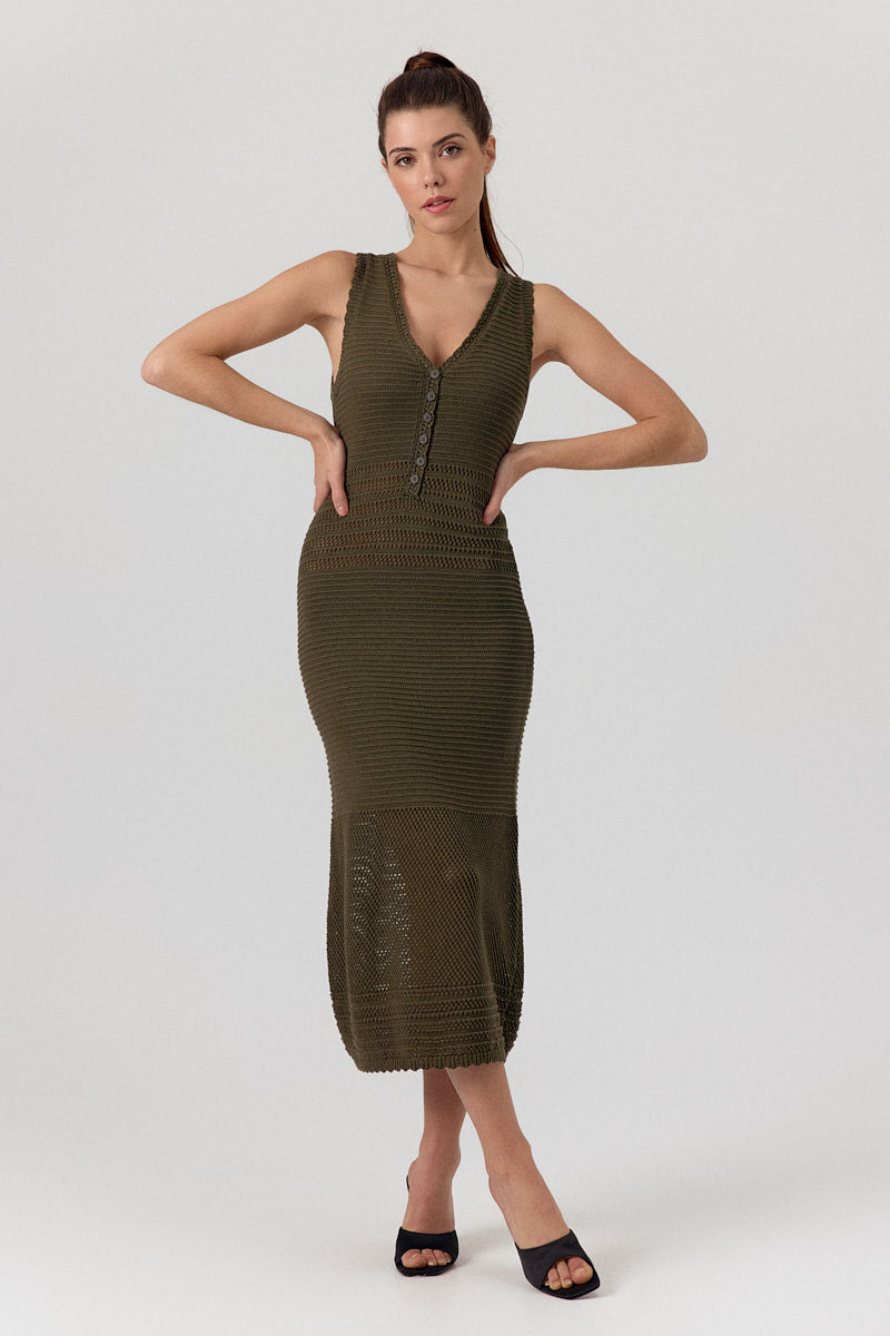 ROBE AVERY