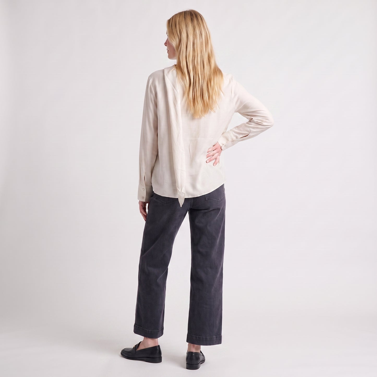 Blouse fluide Col drapé Coupe ample et féminine