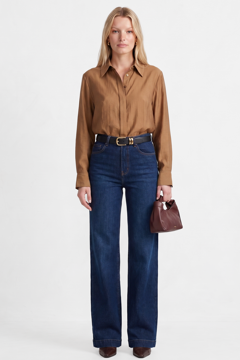 Chemise fluide satinée Col ouvert Coupe féminine et confortable