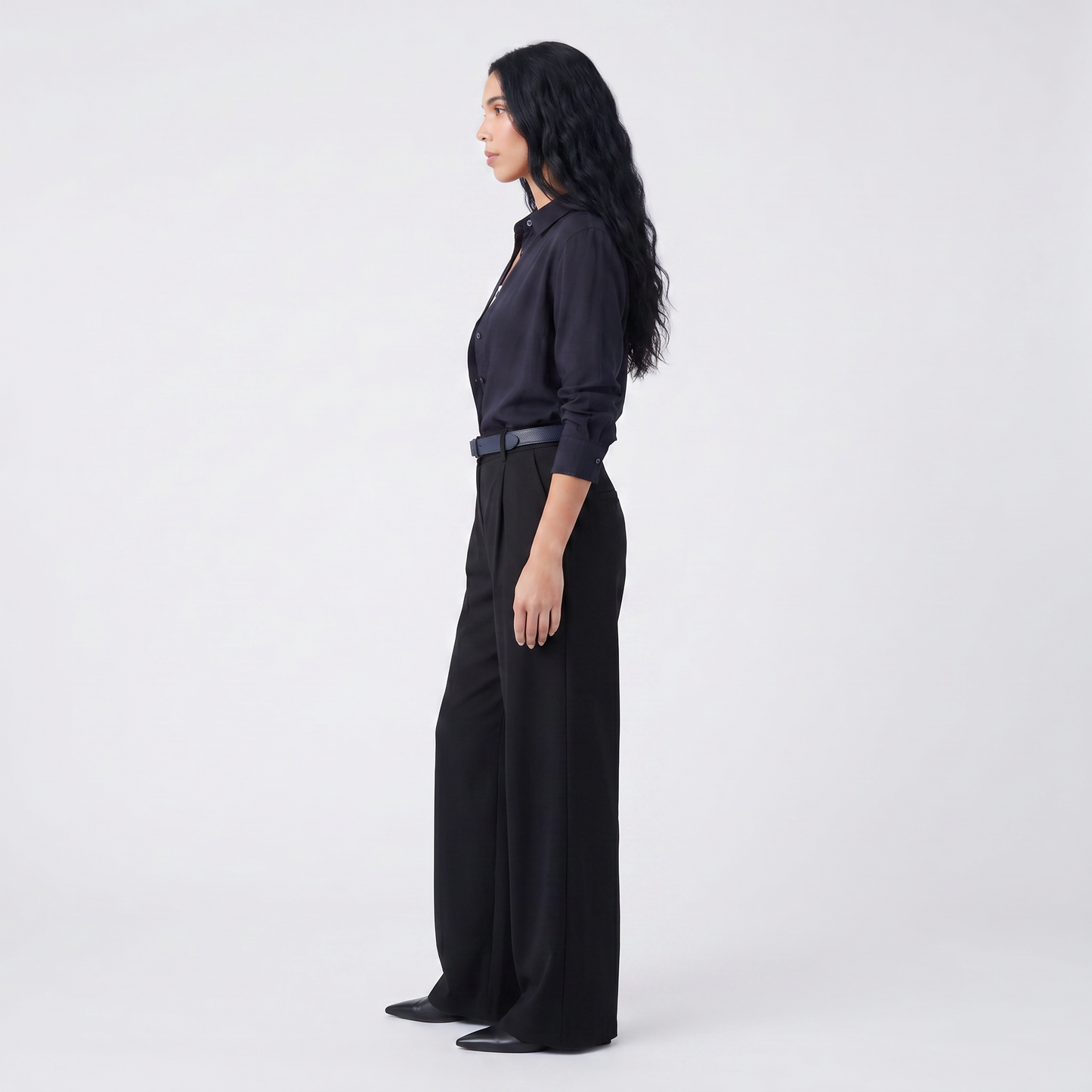 Chemise fluide et élégante Col ouvert Coupe féminine et confortable