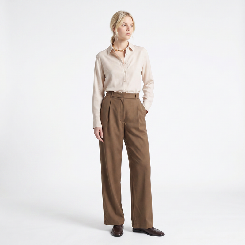 Chemise fluide et élégante Col ouvert Coupe féminine et confortable