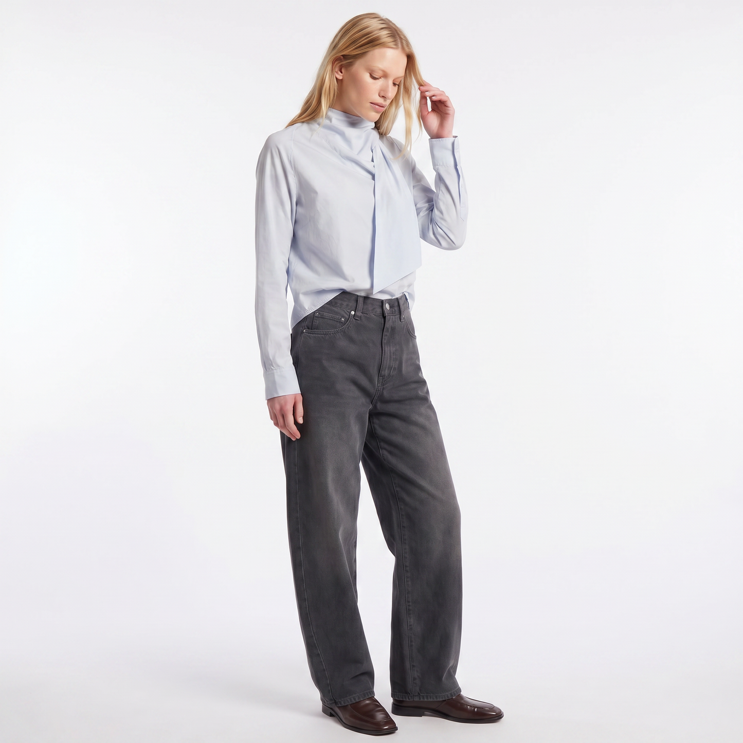 Chemise à lavallière Col à nouer Coupe épurée et intemporelle
