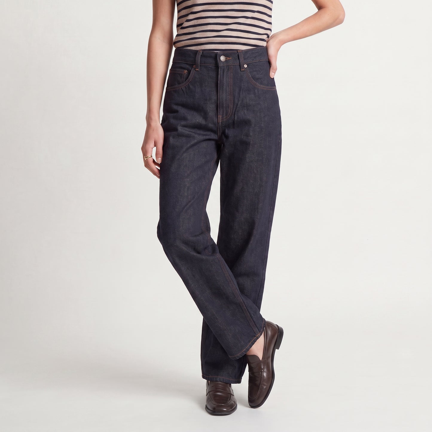 Jean large Taille haute Cinq poches Fermeture par bouton et zip