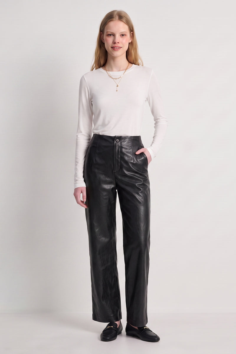 Pantalon droit Taille haute Jambes larges Plis à l'avant Poches latérales