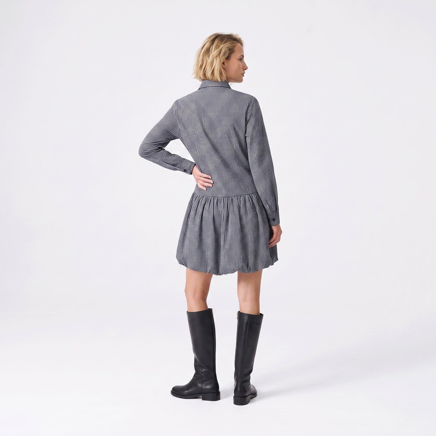 Robe courte sport-chic Col montant zippé Taille marquée par un lien de serrage