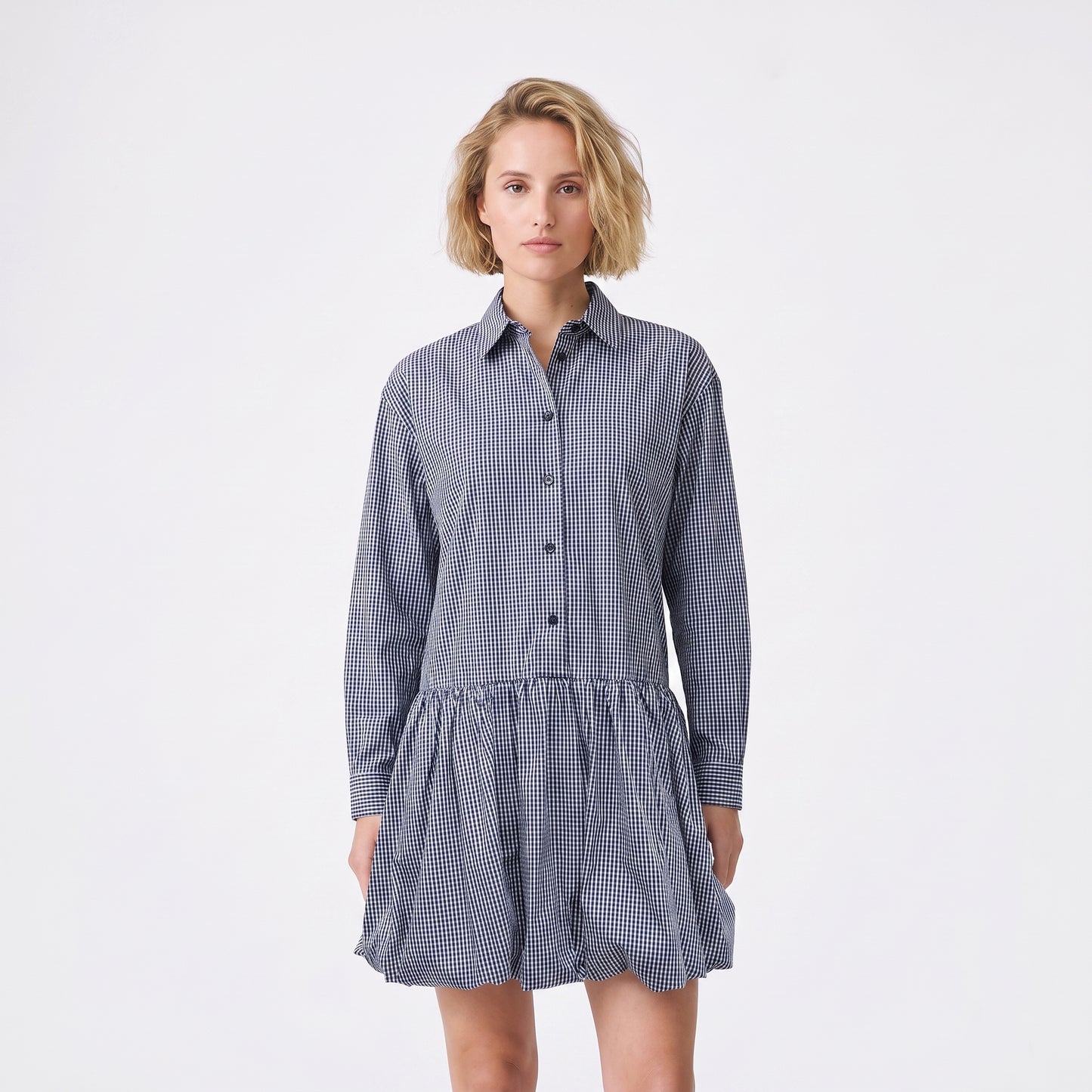 Robe courte sport-chic Col montant zippé Taille marquée par un lien de serrage